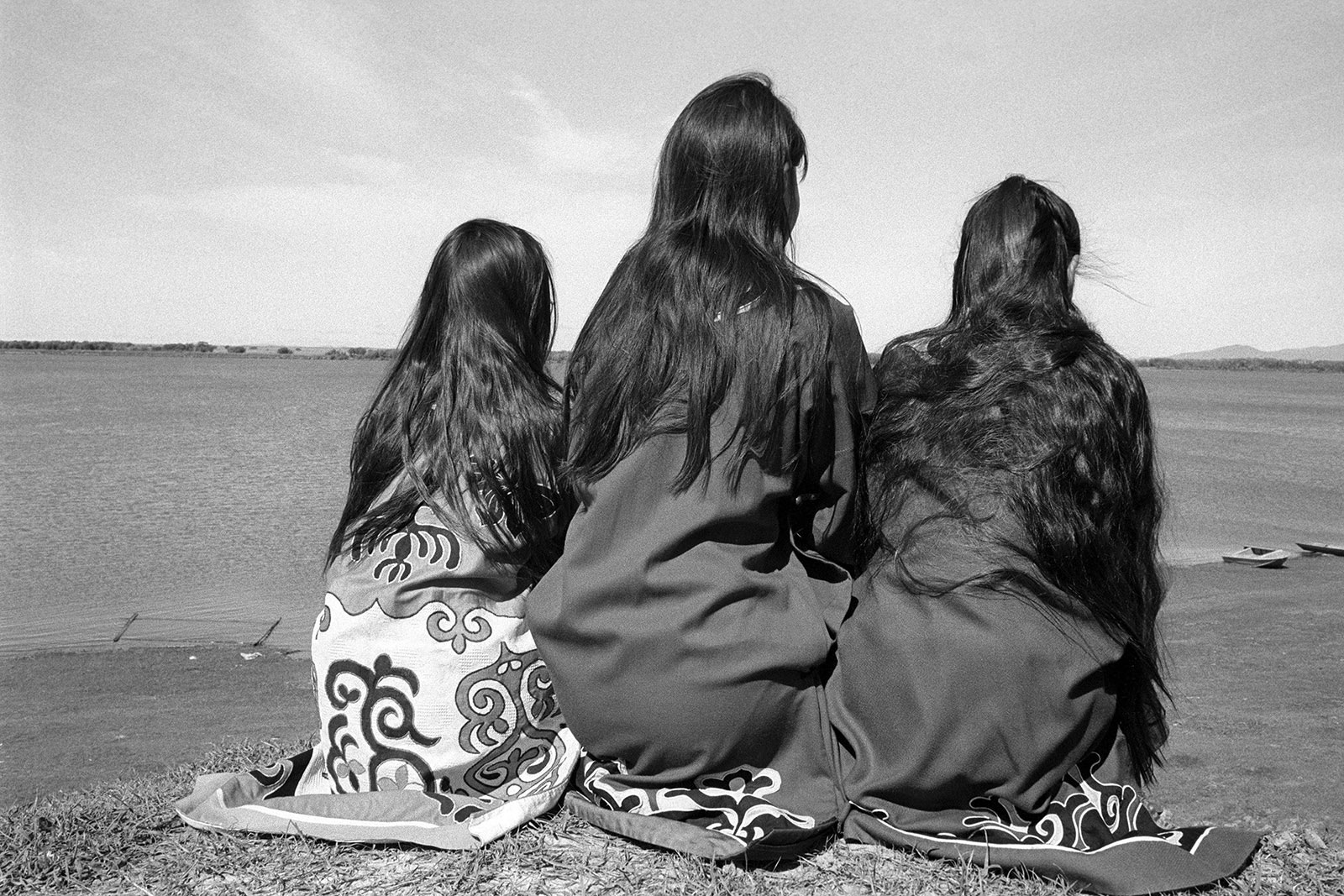 série Peuples de Sibérie, Trois jeunes filles oultches, Boulava, 1997